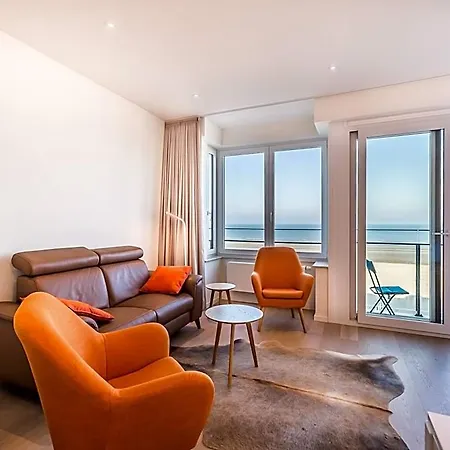 Hotel On Zeedijk With Stunning Sea View