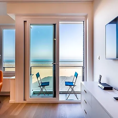 On Zeedijk With Stunning Sea View